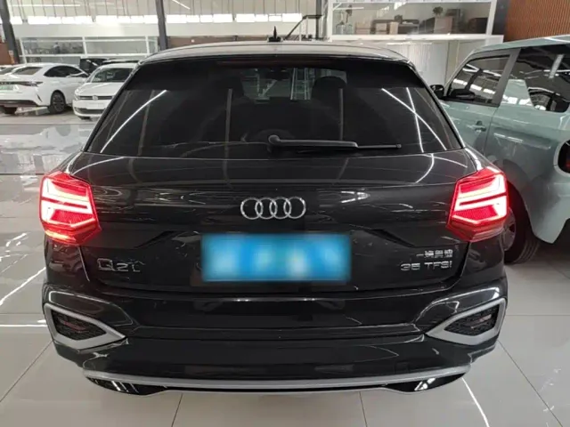 Audi Q2L — Фото автомобиля 5