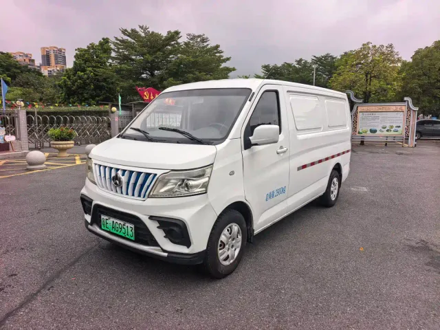Фотография автомобиля — Changan Ruixing EM80