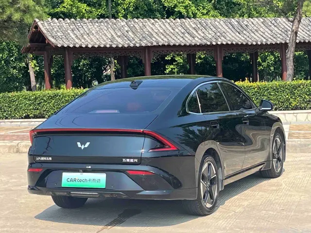 Wuling Starlight — Фото автомобиля 9