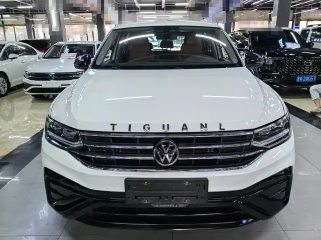 Volkswagen Tiguan L — Фото автомобиля 2