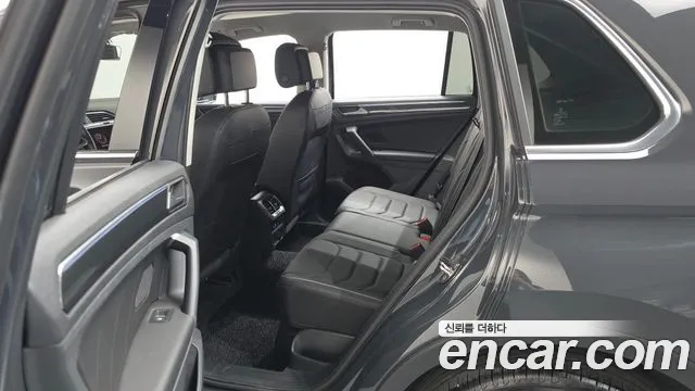 Volkswagen Tiguan Tiguan 2 поколение 2.0 TDI Premium — Фото автомобиля 11