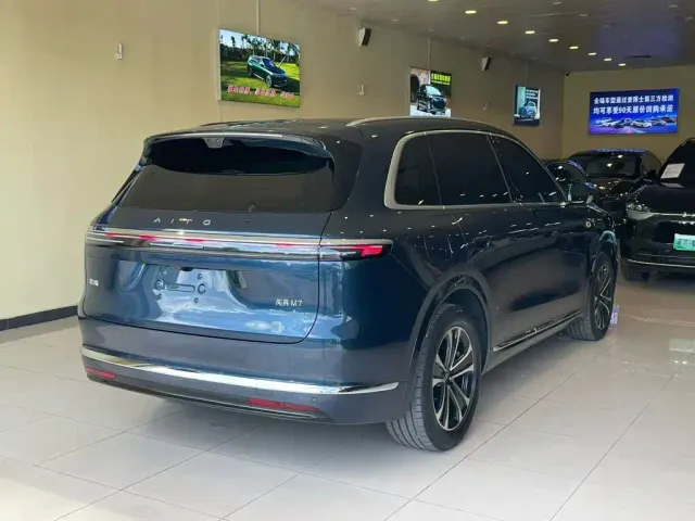 Aito M7 — Фото автомобиля 3