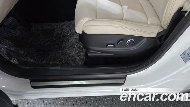 Genesis GV70 — Фото автомобиля 30