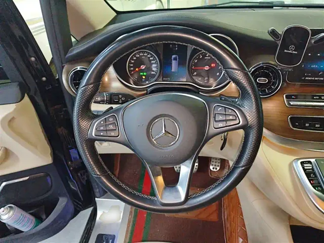 Mercedes-Benz V-Class — Фото автомобиля 2