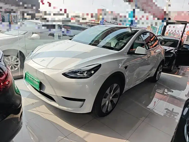 Фотография автомобиля — Tesla Model Y