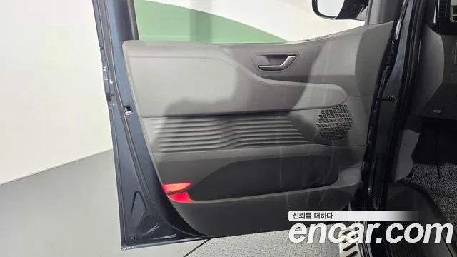 Hyundai Staria — Фото автомобиля 24
