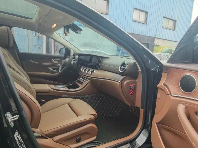 Mercedes-Benz E-Class — Фото автомобиля 10