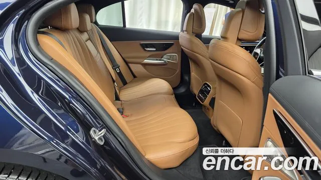Mercedes-Benz E-Class — Фото автомобиля 10