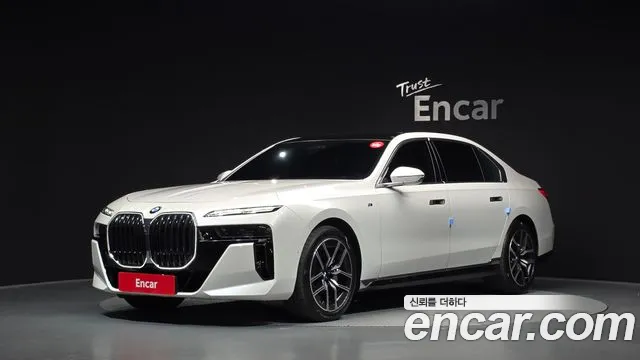 Фотография автомобиля — BMW 7 Series G70