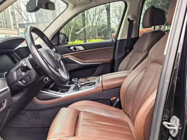 BMW X7 — Фото автомобиля 4
