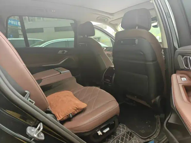 BMW X7 — Фото автомобиля 6