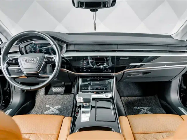 Audi A8 — Фото автомобиля 12