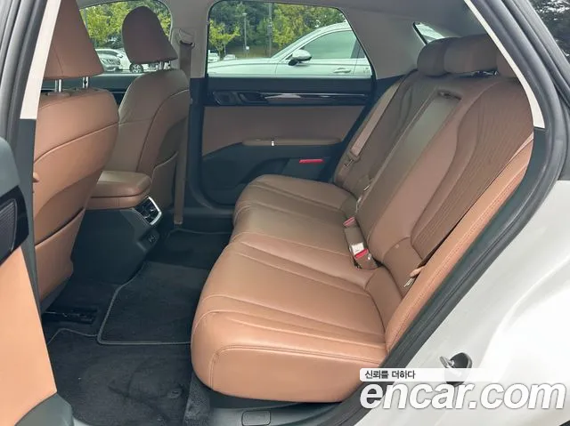 Hyundai Grandeur Grandeur (GN7) 2.5 Бензин 2WD — Фото автомобиля 13