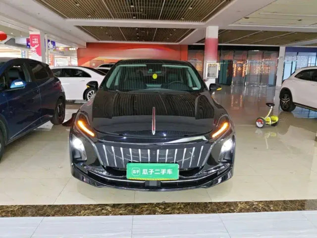 Hongqi E-QM5 — Фото автомобиля 2