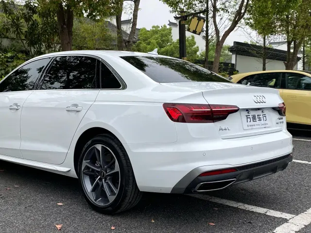 Audi A4L — Фото автомобиля 8
