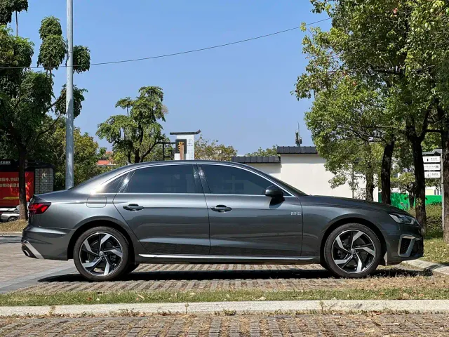 Audi A4L — Фото автомобиля 4