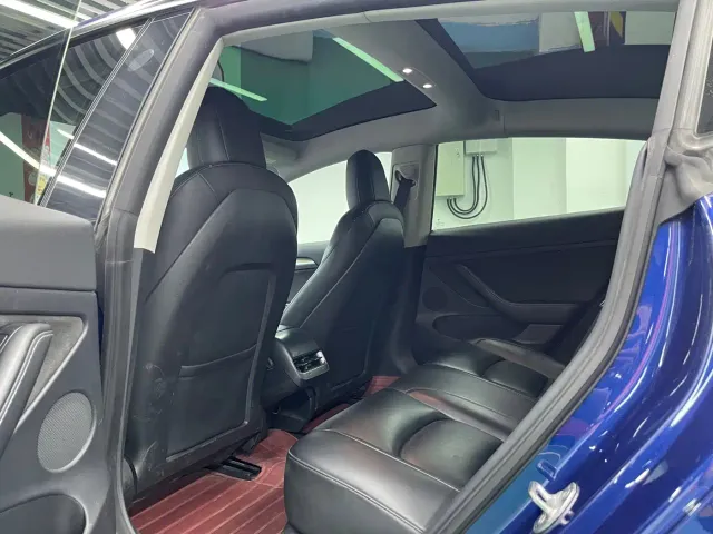 Tesla Model 3 — Фото автомобиля 25
