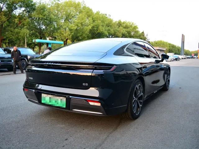 Geely Galaxy E8 — Фото автомобиля 7