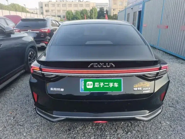 Dongfeng Yixuan MAX — Фото автомобиля 3