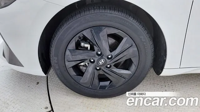 Hyundai AVANTE Avante (CN7) — Фото автомобиля 5