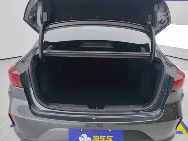 Changan Eado — Фото автомобиля 4
