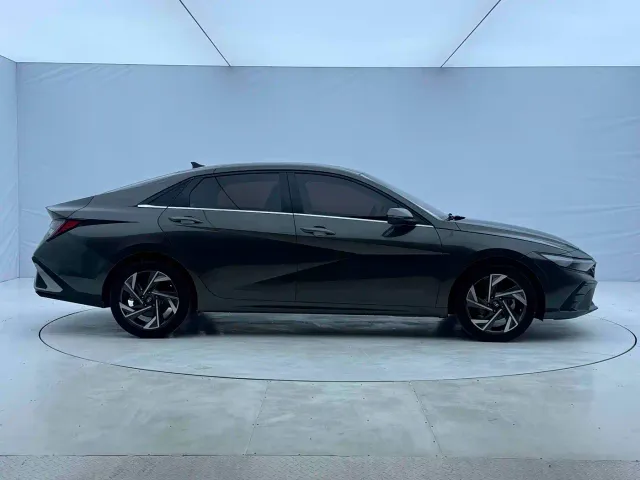 Hyundai Elantra — Фото автомобиля 7