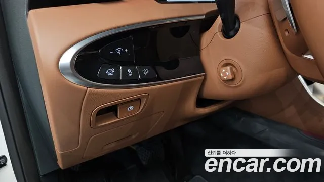 Genesis GV70 2.5T Бензин AWD — Фото автомобиля 16