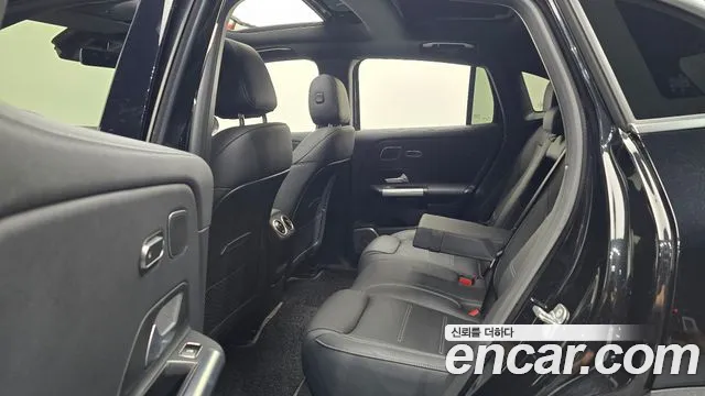 Mercedes-Benz EQA — Фото автомобиля 11