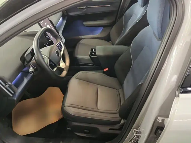 Volvo EX30 — Фото автомобиля 14