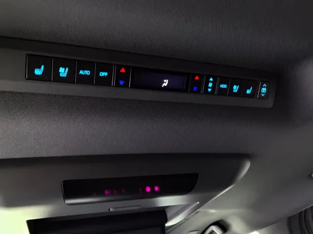 Toyota Sienna — Фото автомобиля 18