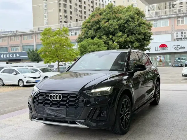 Фотография автомобиля — Audi Q5L