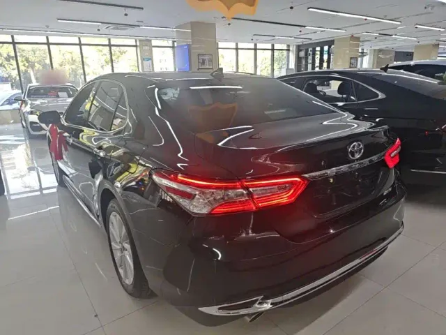 Toyota Camry — Фото автомобиля 4