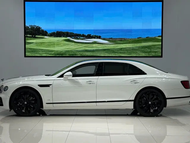 Bentley Flying Spur — Фото автомобиля 3