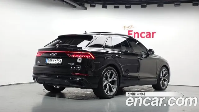 Audi Q8 50 TDI quattro Premium — Фото автомобиля 2