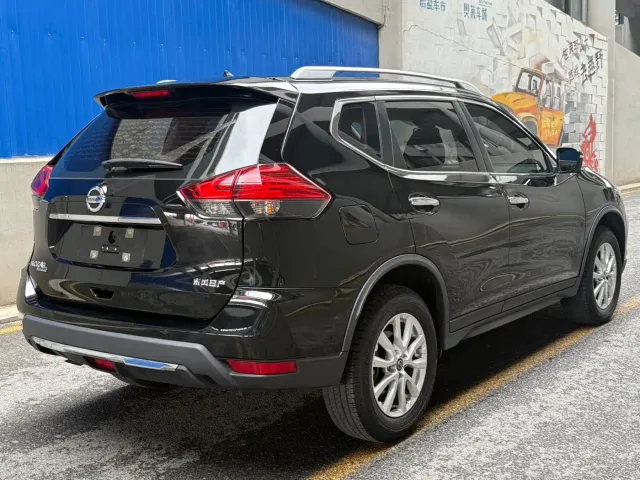 Nissan X-Trail — Фото автомобиля 4