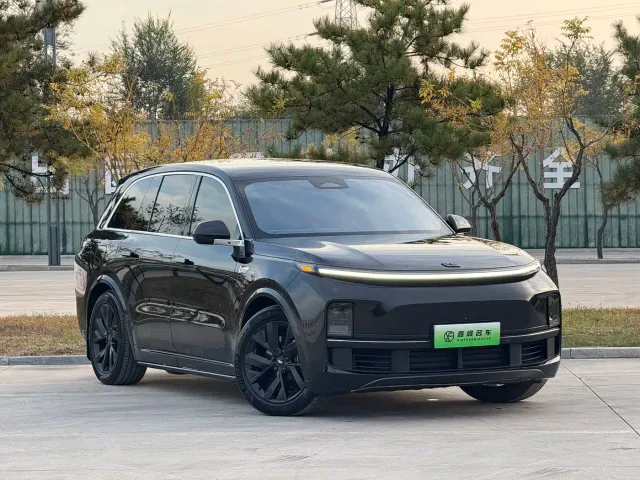 Li Auto L8 — Фото автомобиля 3