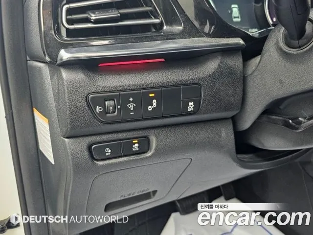 Kia Niro — Фото автомобиля 16