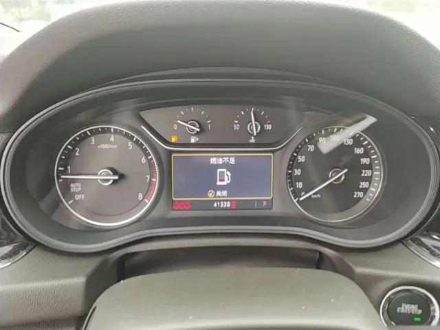 Buick Regal — Фото автомобиля 11