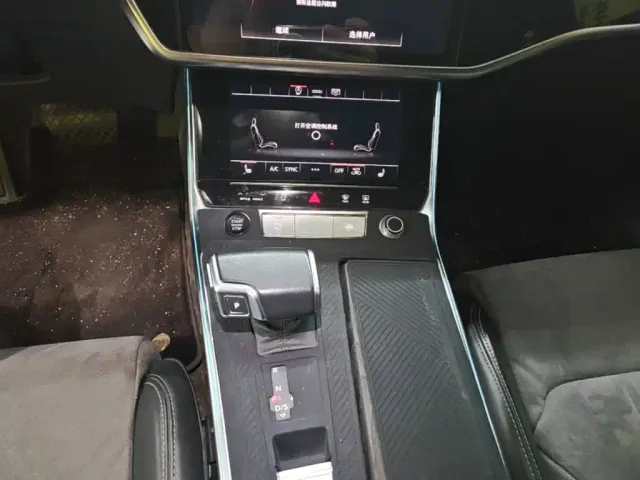 Audi A6L — Фото автомобиля 13