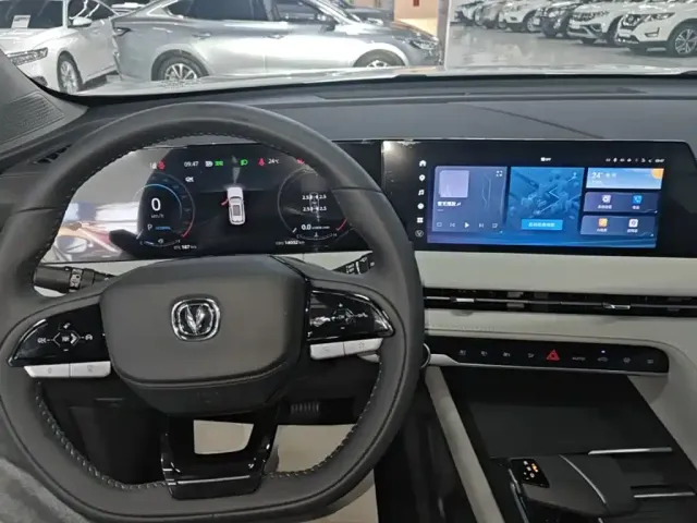 Changan CS75 Plus — Фото автомобиля 9