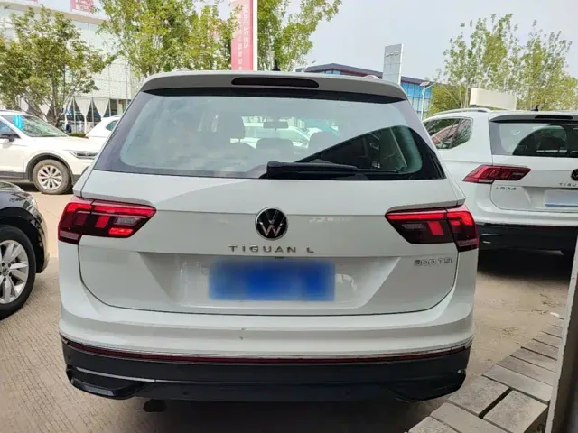 Volkswagen Tiguan L — Фото автомобиля 5
