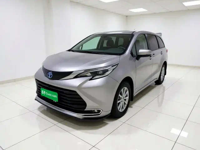 Фотография автомобиля — Toyota Sienna