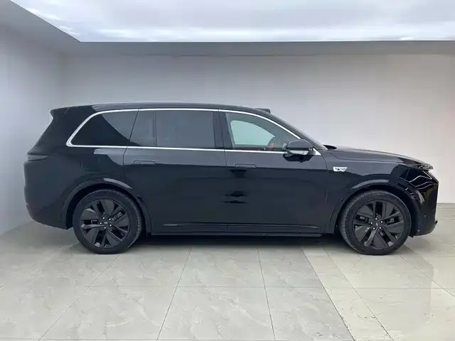 Li Auto L9 — Фото автомобиля 10