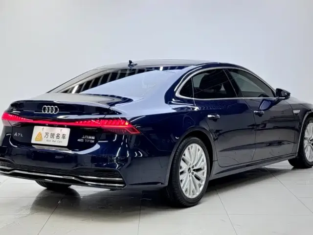 Audi A7L — Фото автомобиля 3