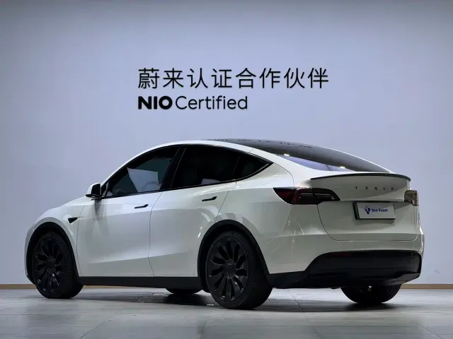 Tesla Model Y — Фото автомобиля 8