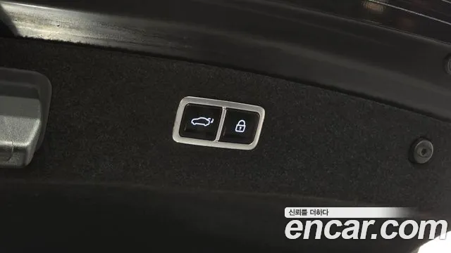 Genesis G90 Бензин 3.5 турбо AWD — Фото автомобиля 20