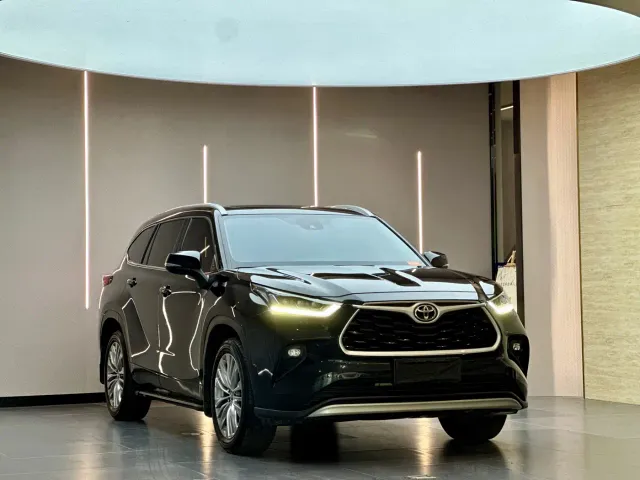 Toyota Highlander — Фото автомобиля 3