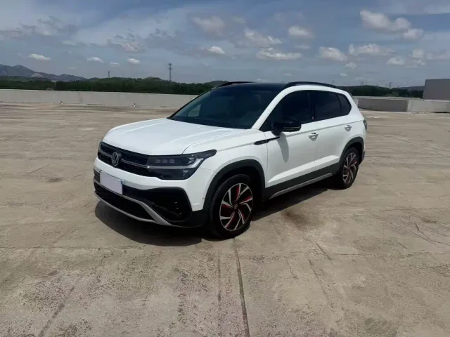 Фотография автомобиля — Volkswagen Tharu