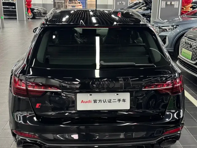 Audi RS 4 — Фото автомобиля 5