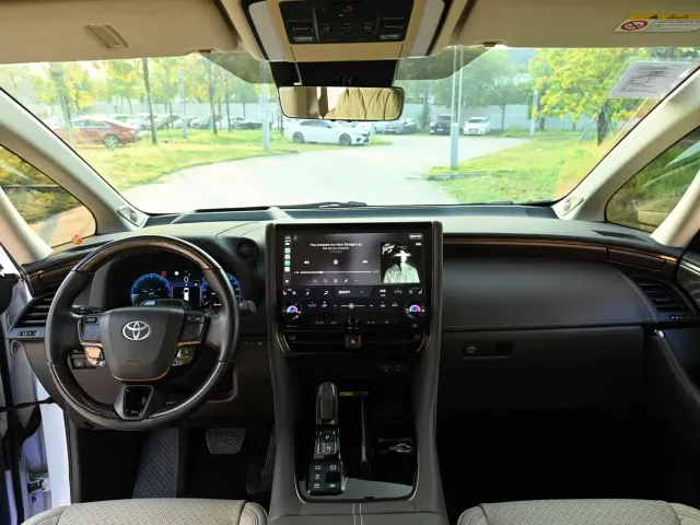 Toyota Alphard — Фото автомобиля 13